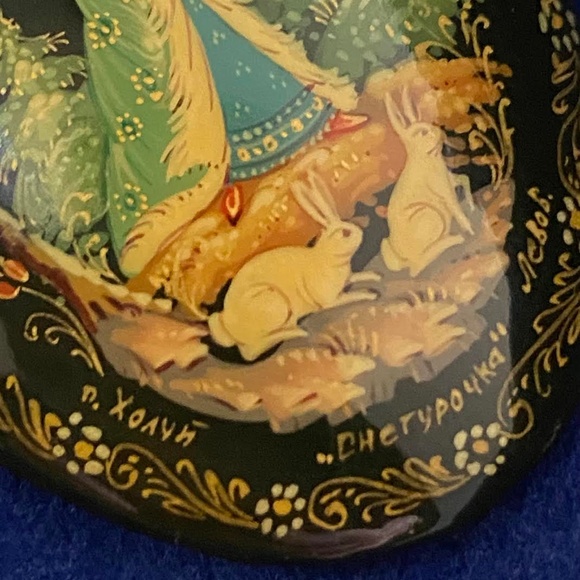 Vintage Lacquer Russian Brooch - Picture 3 of 6